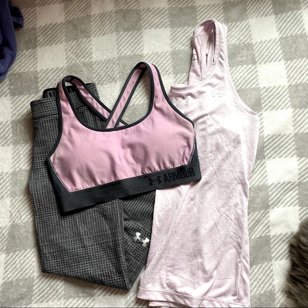 Women’s small underarmour workout set